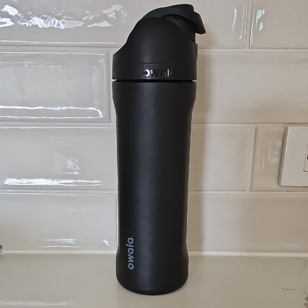 Owala Black Water Bottle 24oz.